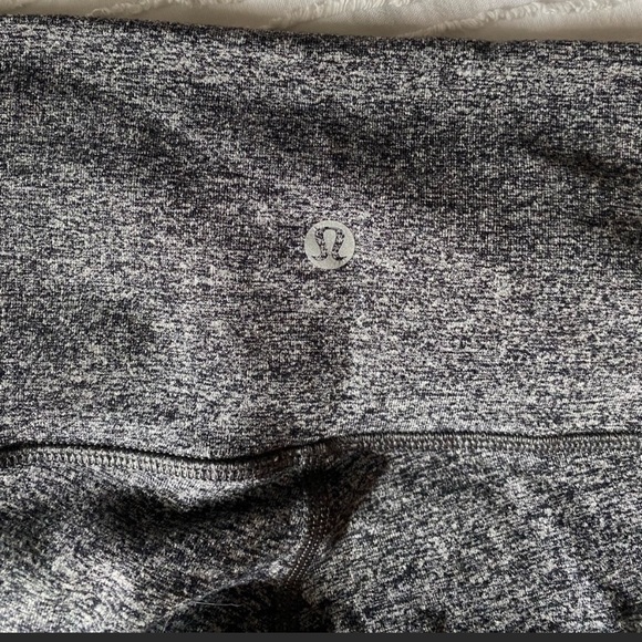 Lululemon Wunder Under Leggings - Picture 2 of 3